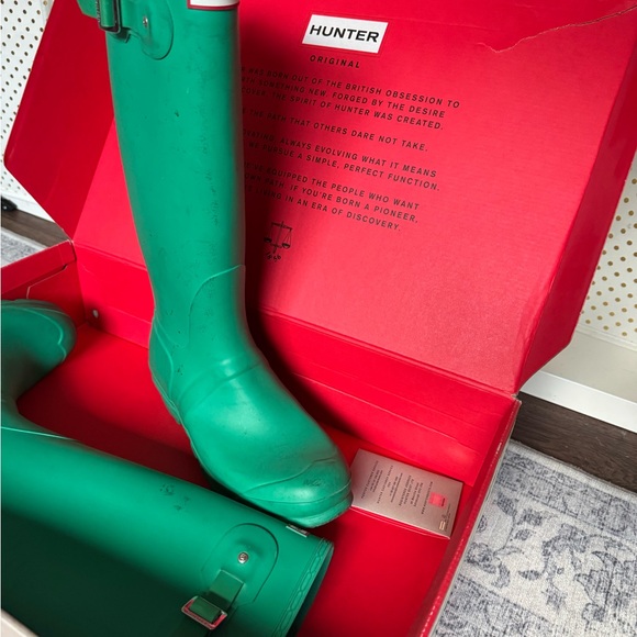 Hunter Original Green Boots - Picture 2 of 5